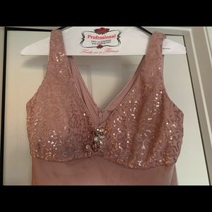 Tiered chiffon and sequins pink dress chiffon cap